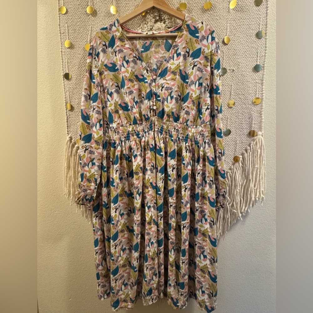 EUC Boden Toucan/Leaves V-Neck Print Dress